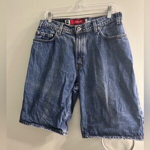 Vintage Levi’s silver loose Jean shorts 11”
